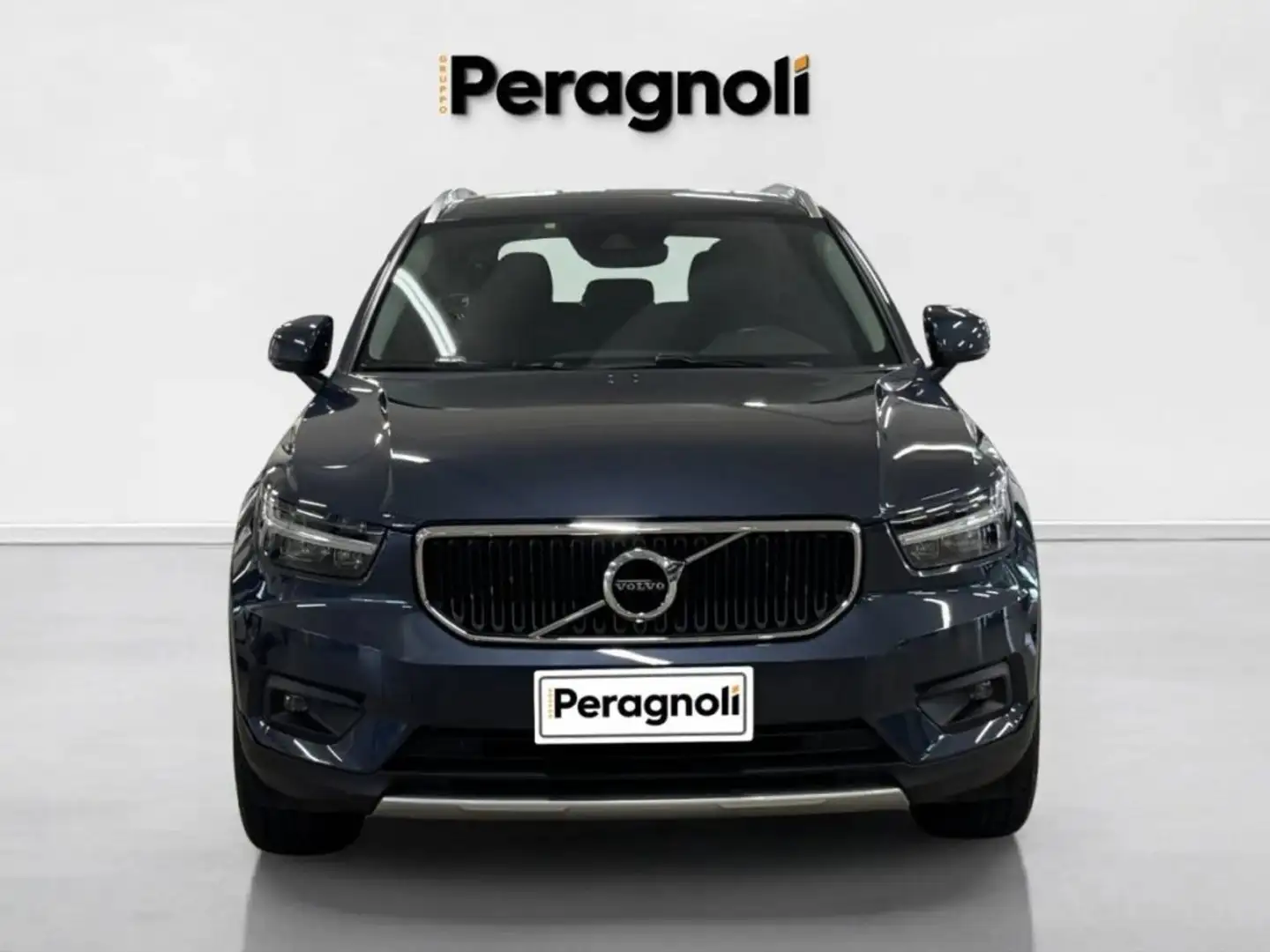 Volvo XC40 T2 MOMENTUM CORE AUTOMATICA Blu/Azzurro - 2