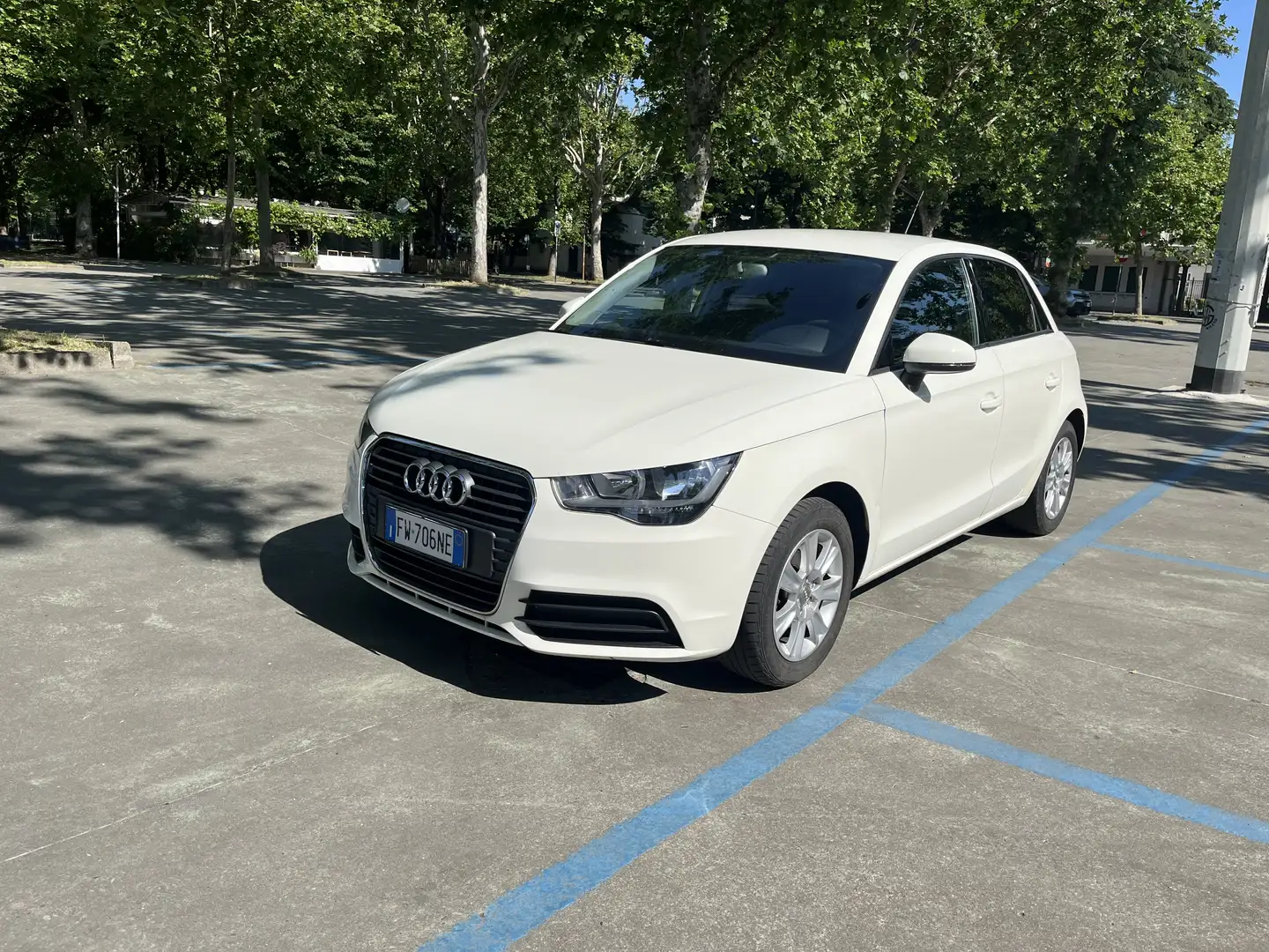 Audi A1 Sportback 1.2 tfsi Attraction Bianco - 1