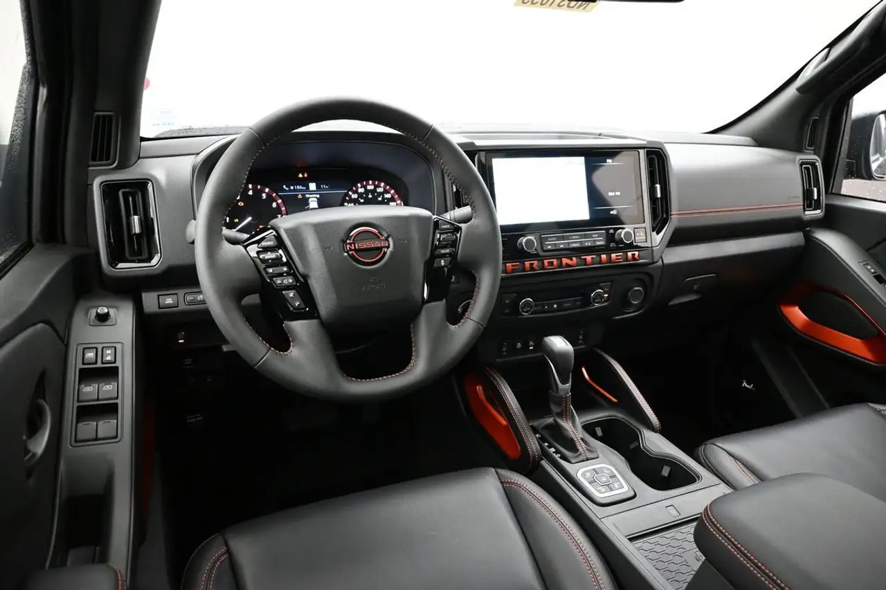 Nissan Frontier снимка Nissan Frontier