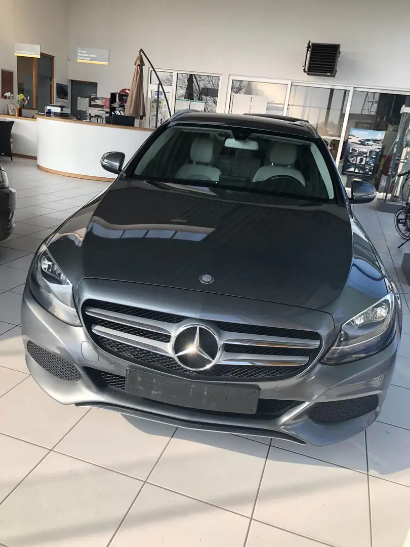 Mercedes-Benz C 180 d Gris - 2
