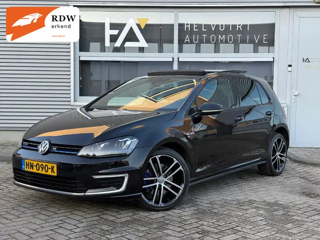 Volkswagen Golf GTE 1.4 TSI | SOH 86,7% | PANO | TREKHAAK | STOELVW |