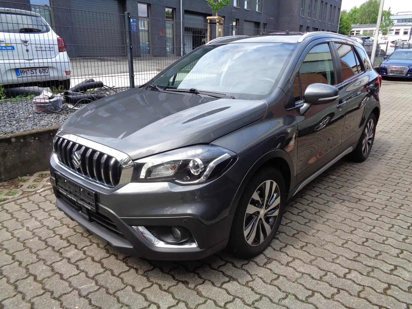 Suzuki SX4 S-Cross Comfort+ 4x4, Panorama, AHK, Leder Grau - 2
