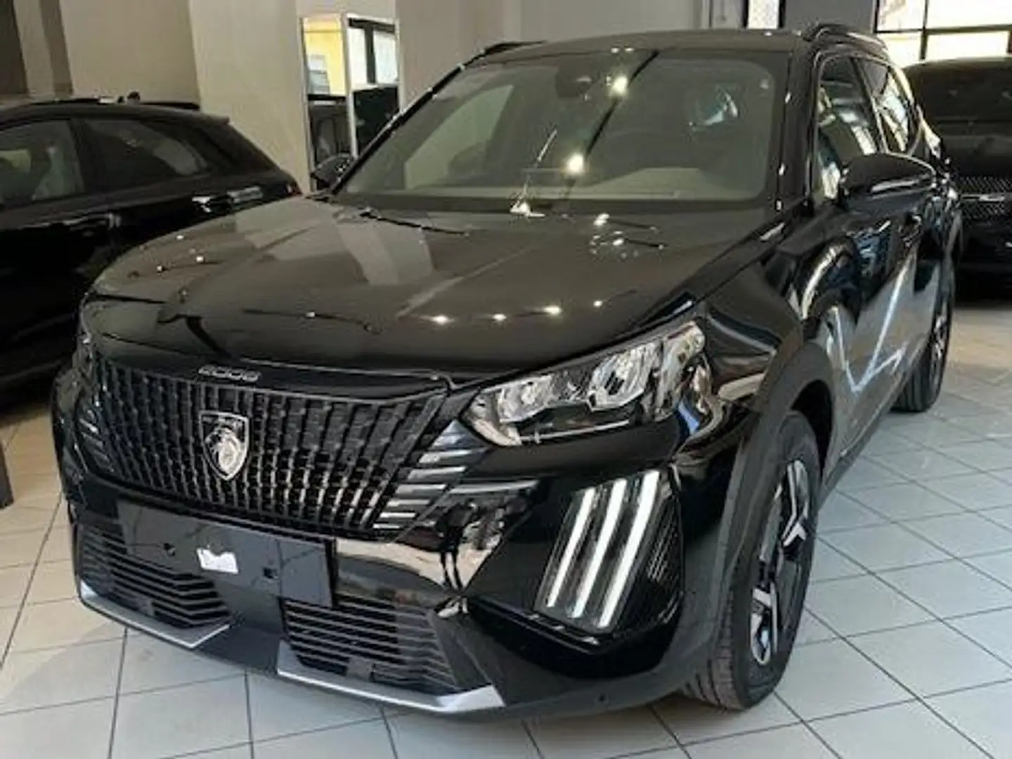 Peugeot 2008 Allure Hybrid 136 e-DCS6 1199cc Nero - 1