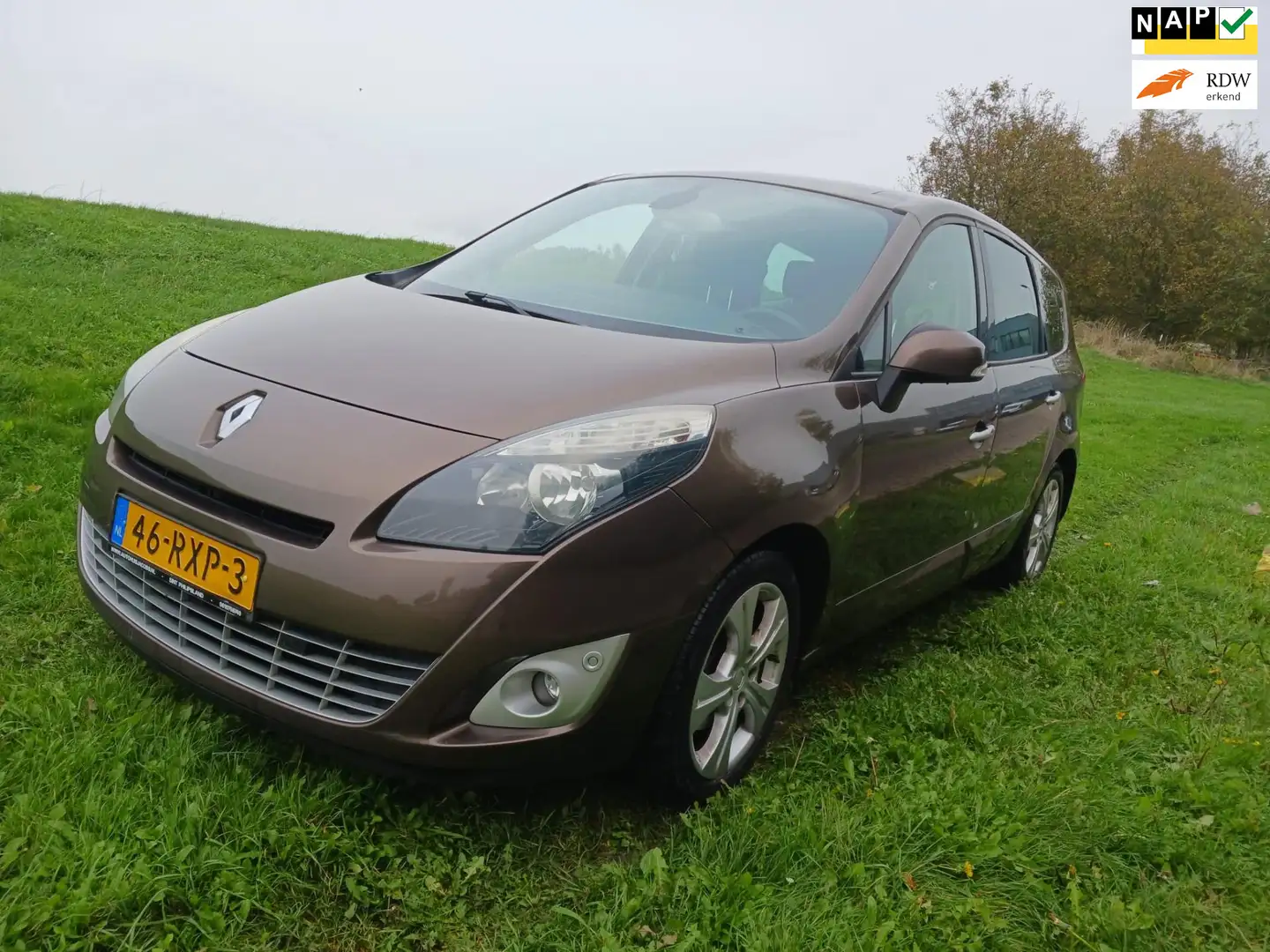 Renault Grand Scenic 2.0i Dynamique Automaat Dubbel Panormadak El. Crui Brun - 1