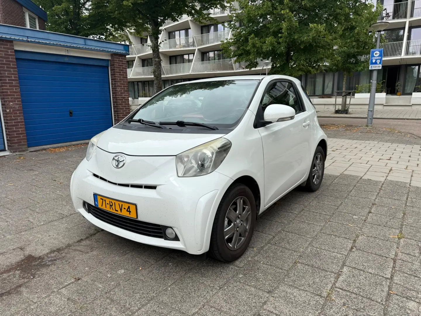 Toyota iQ 1.0 VVTi Aspiration Airco 1-eigenaar Snow White Wit - 1