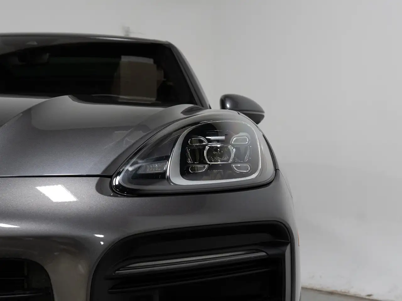 Porsche Cayenne снимка Porsche Cayenne