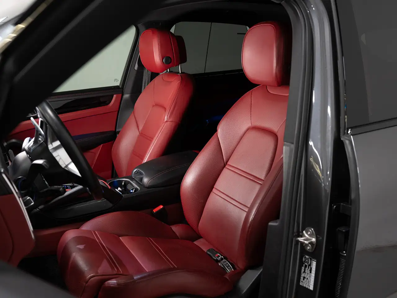 Porsche Cayenne снимка Porsche Cayenne