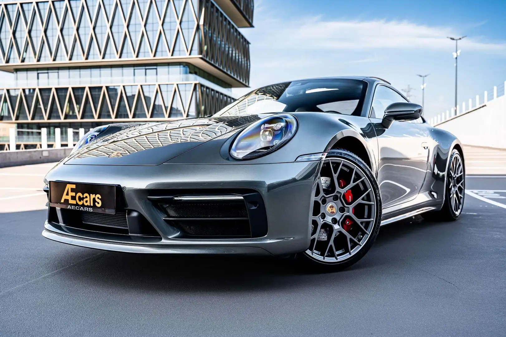 Porsche 992 911 CARRERA 4S / COUPÉ / SPORT DESIGN / BELGIAN Vert - 2