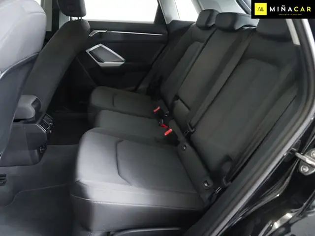 Audi Q3 view 7