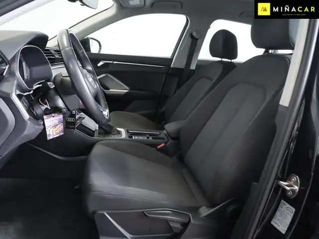 Audi Q3 view 6