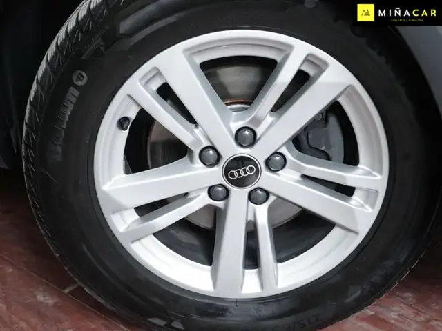 Audi Q3 view 23