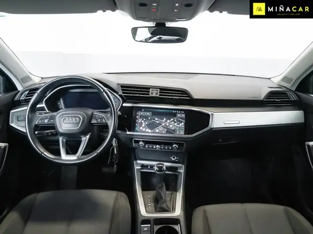 Audi Q3 view 5
