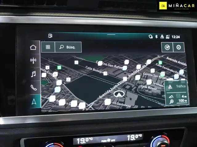 Audi Q3 view 10