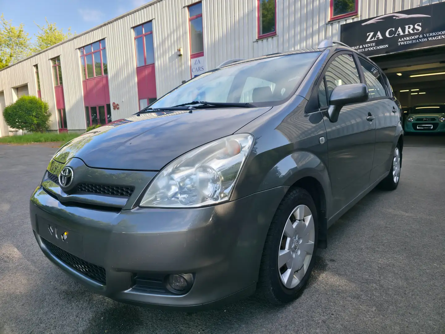 Toyota Corolla Verso 1.6i VVT-i 16v Linea Terra 5pl. Gris - 1