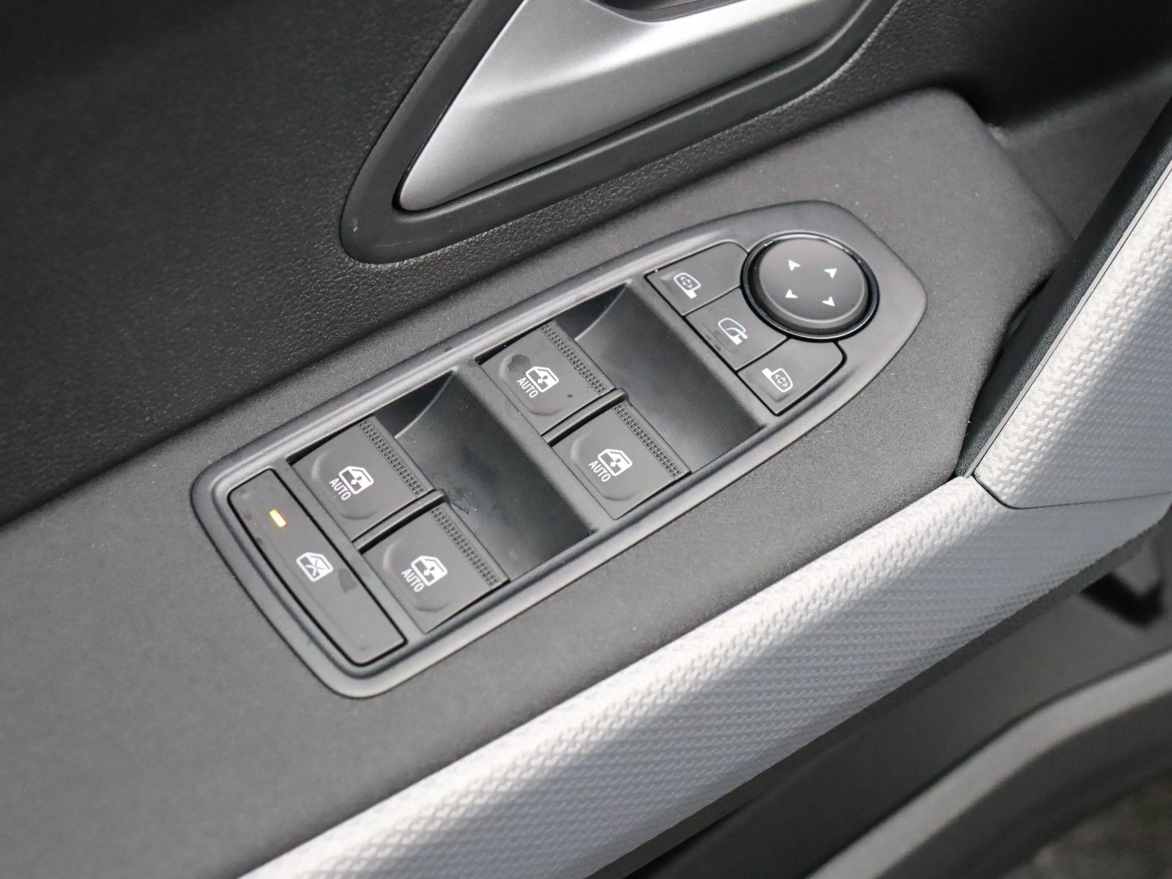 Dacia Duster 1.8 hybrid 155pk limited edition | Stoel- en stuur — photo 14