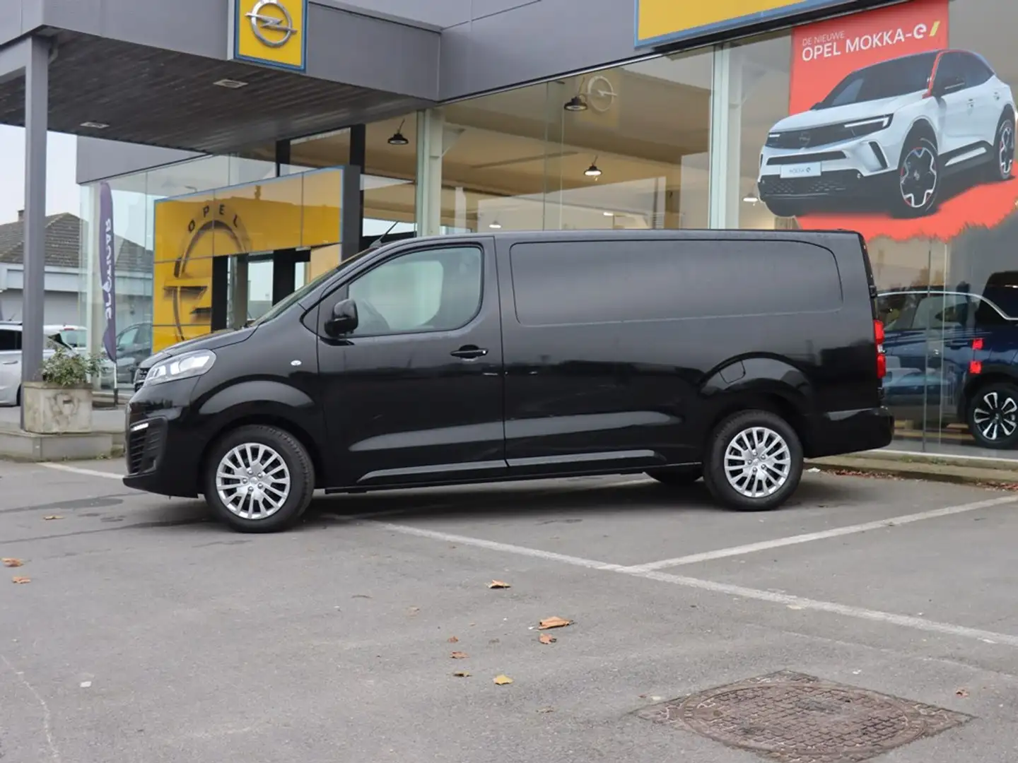 Opel Vivaro VAN L3 2.0 145PK *NIEUW*DIRECT LEVERBAAR* Zwart - 2