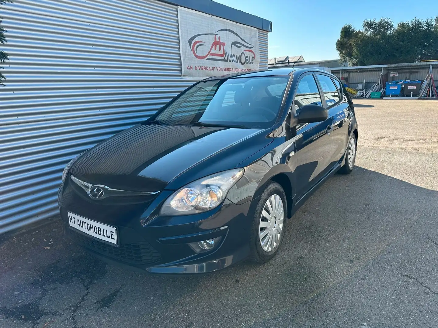 Hyundai i30 1.4 EditionPlus KLIMAAUTOMATIC/PDC Schwarz - 2