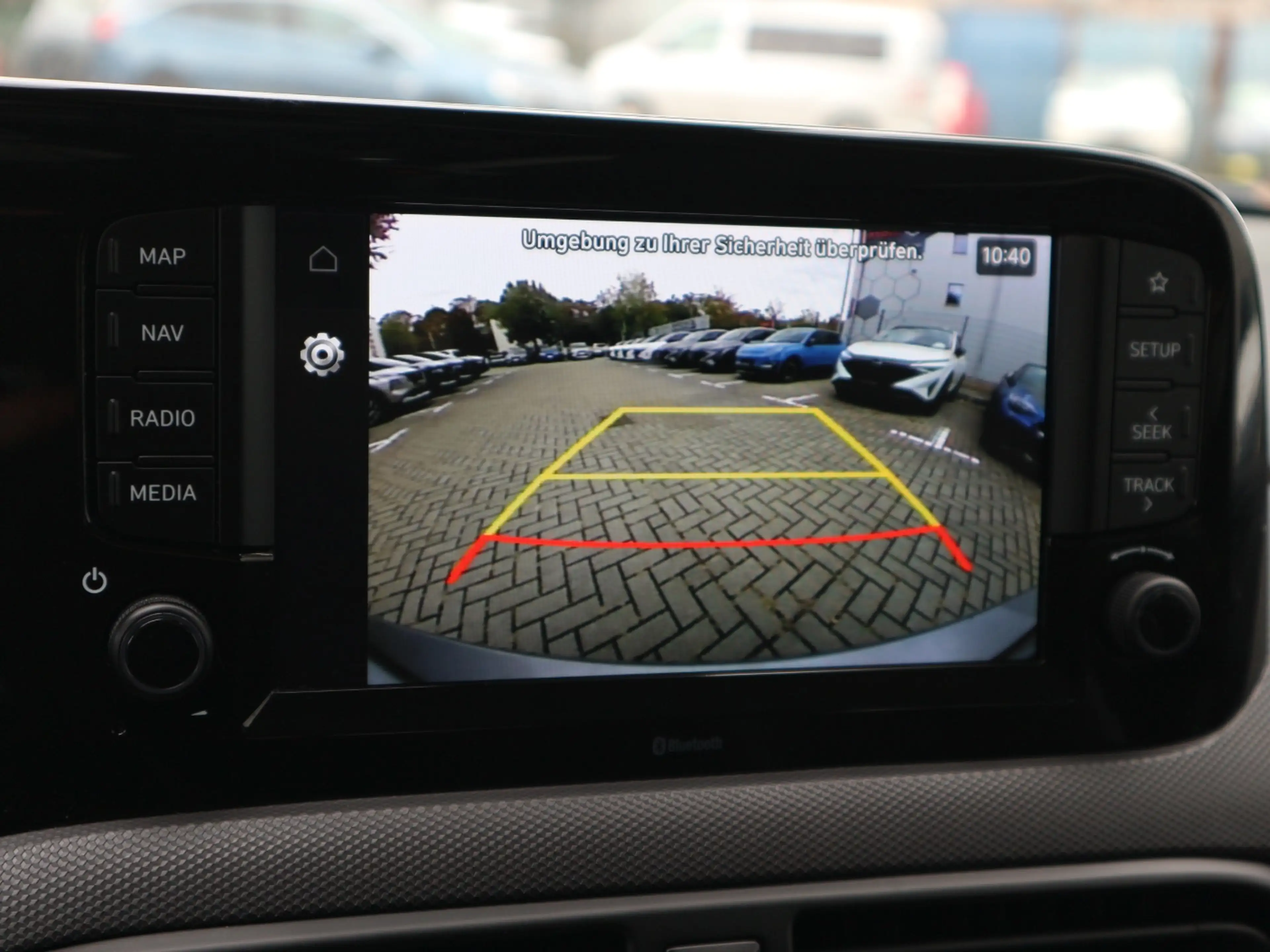 Hyundai i10 1.2 Intro Edition Navi+SHZ+Fernlichtass.+LM — photo 12