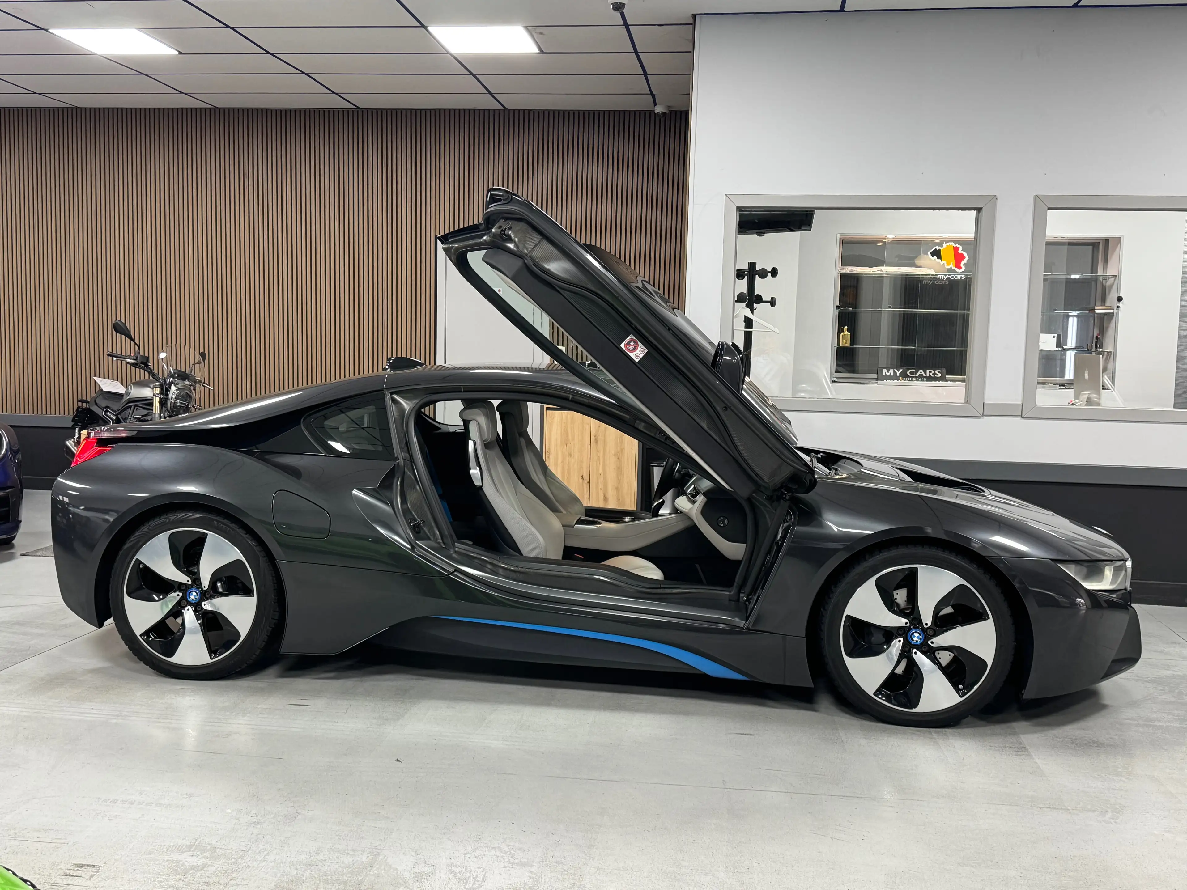 BMW i8 Coupé Harman Kardon Head-Up Camera 360° Full — photo 14