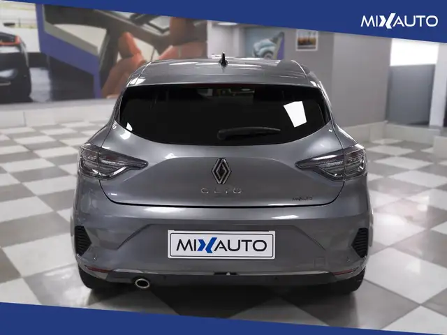 Renault Clio view 4