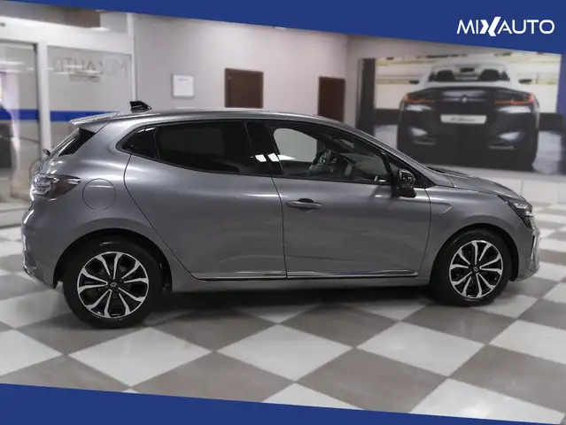 Renault Clio view 6