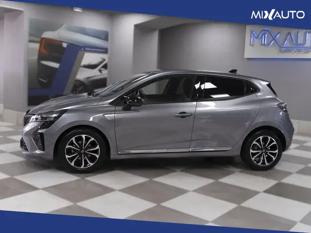 Renault Clio view 3