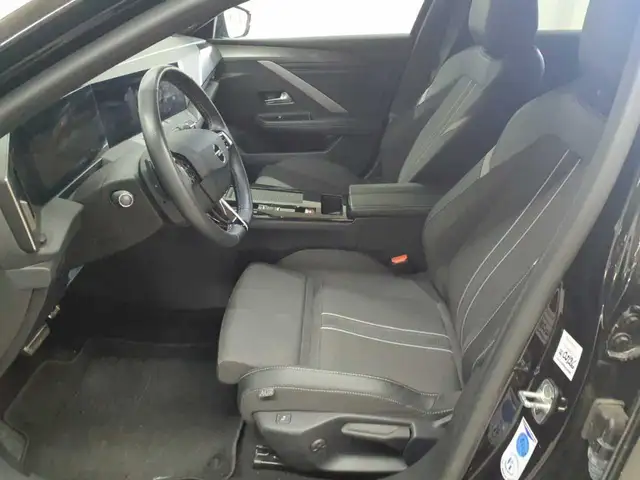 Opel Astra view 8