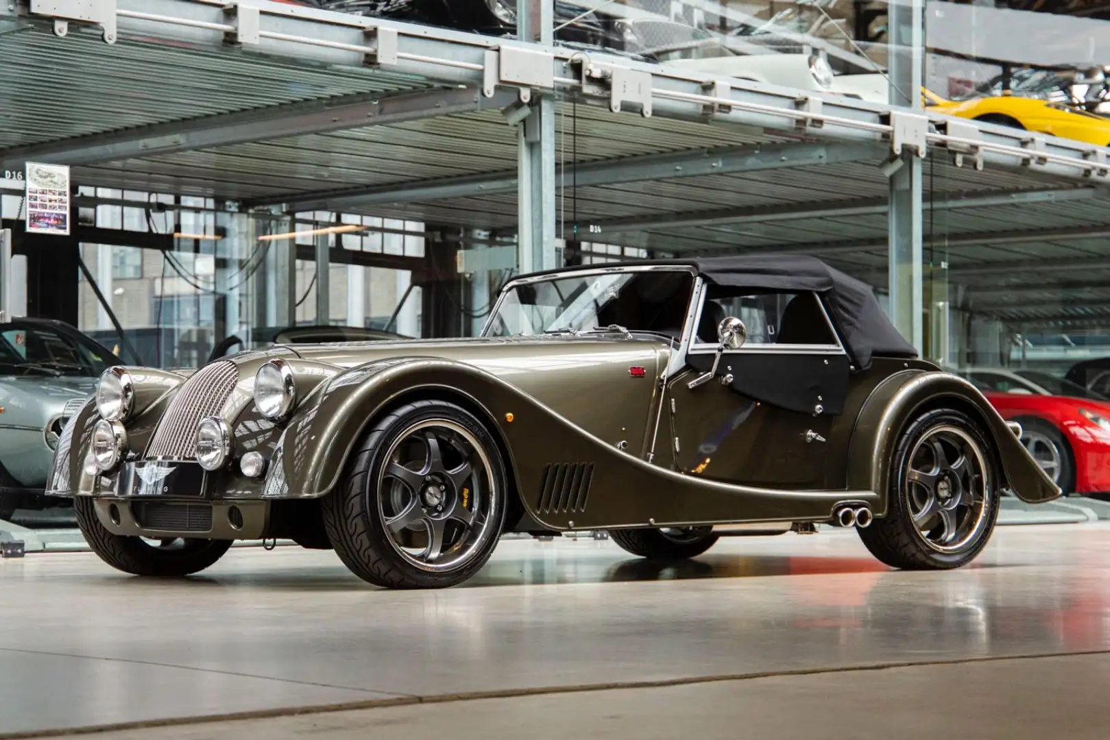 Morgan Plus 8 4.8 - der letzte Gebaute - manual Grau - 2