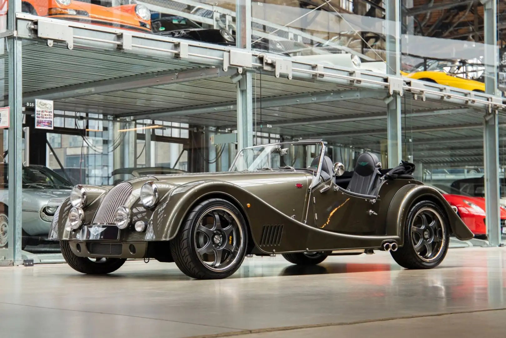 Morgan Plus 8 4.8 - der letzte Gebaute - manual Grau - 1