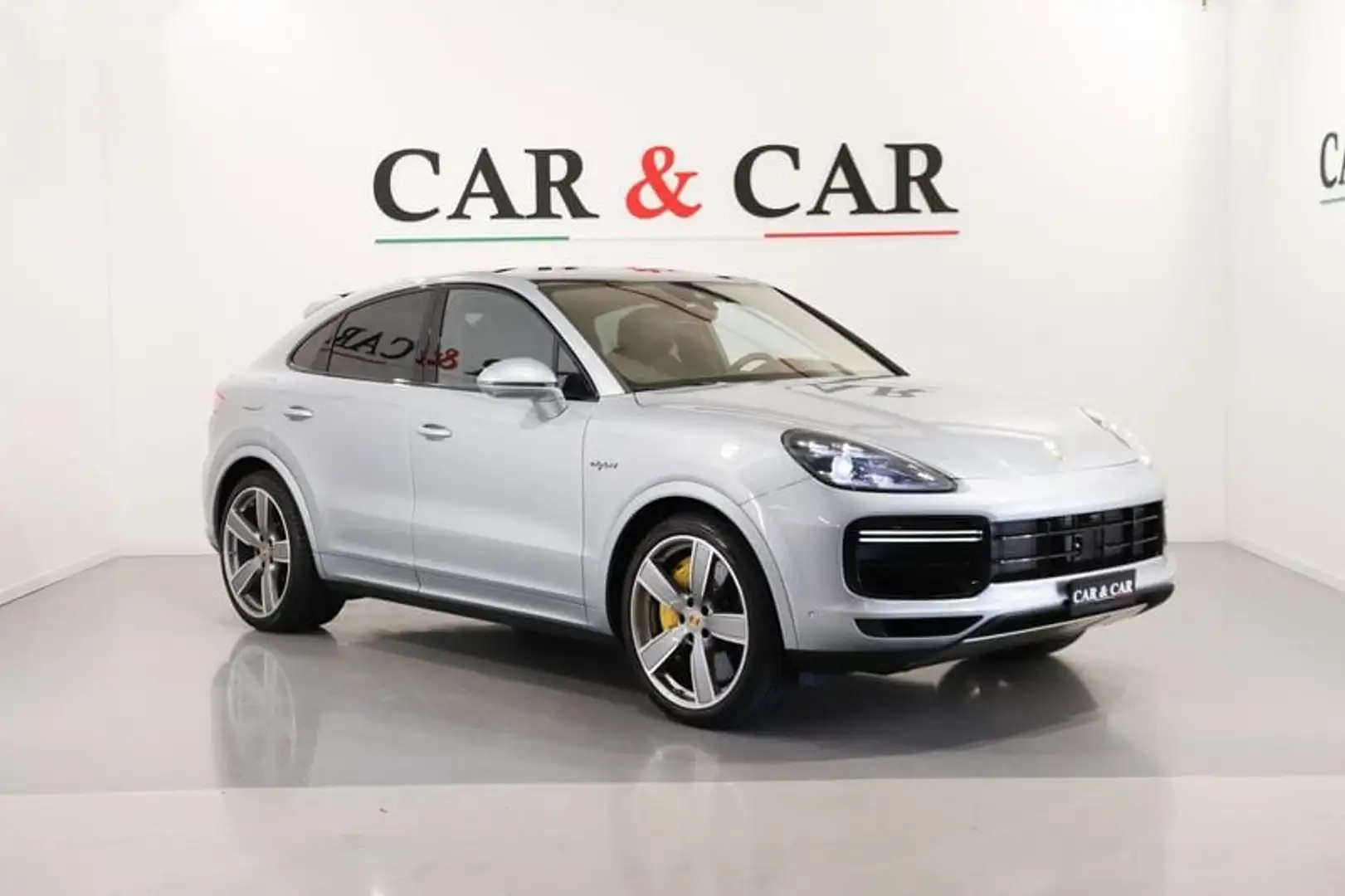 Porsche Cayenne Coupe 4.0 V8 Turbo S E-Hybrid Argento - 1