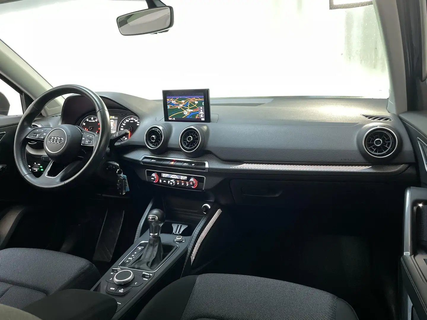 Audi Q2 1.0 TFSI 116pk S-Tronic #limited Navigatie Parkeer Grijs - 2