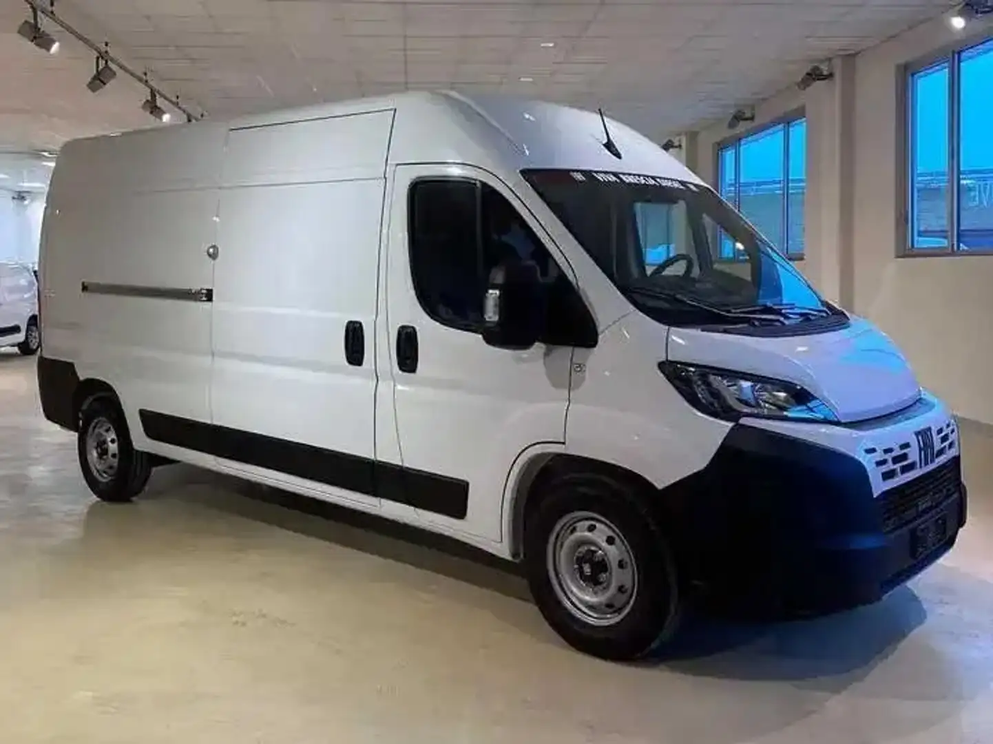 Fiat Ducato furgone 35Q LH2 140CV 2.2 Multijet Bianco - 2