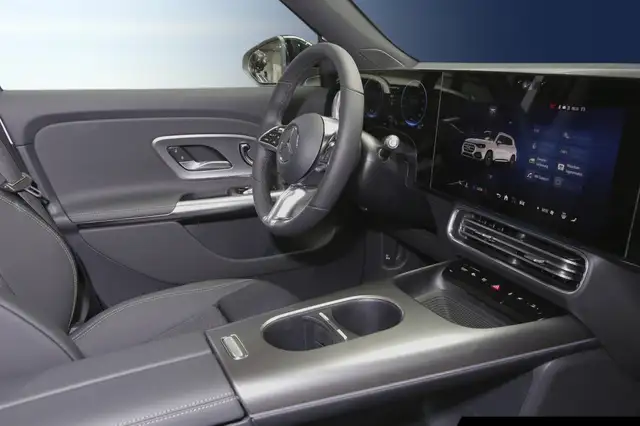 Mercedes-Benz GLB view 8