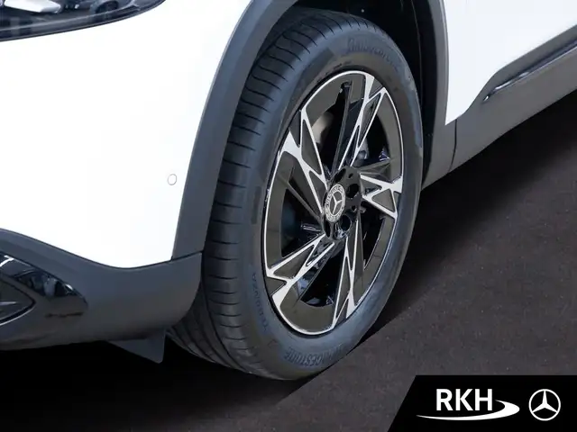 Mercedes-Benz GLB view 5