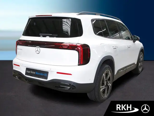 Mercedes-Benz GLB view 3
