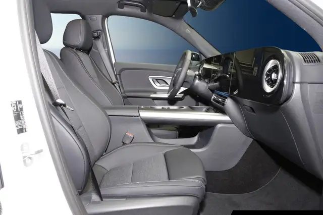 Mercedes-Benz GLB view 6