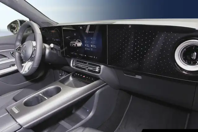 Mercedes-Benz GLB view 7