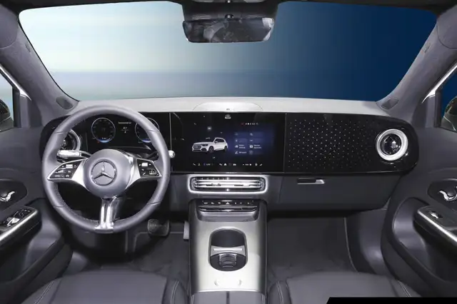 Mercedes-Benz GLB view 10
