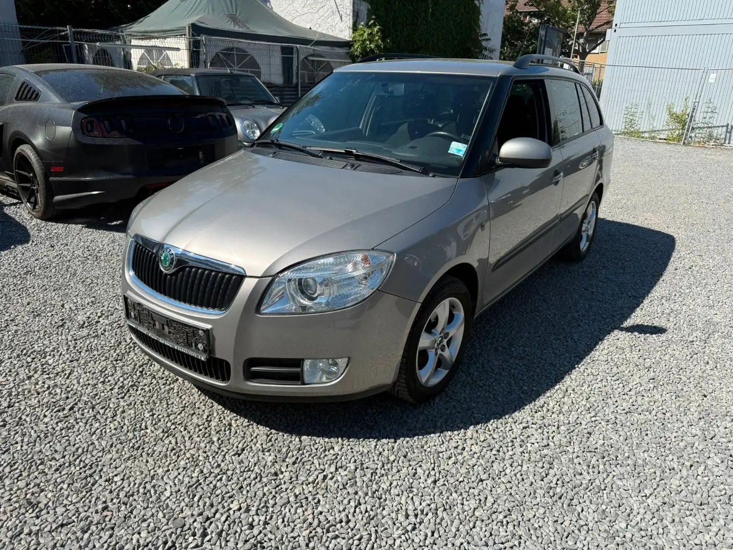 Skoda Fabia 1,9Tdi Combi Elegance Sitzheizung Beige - 1