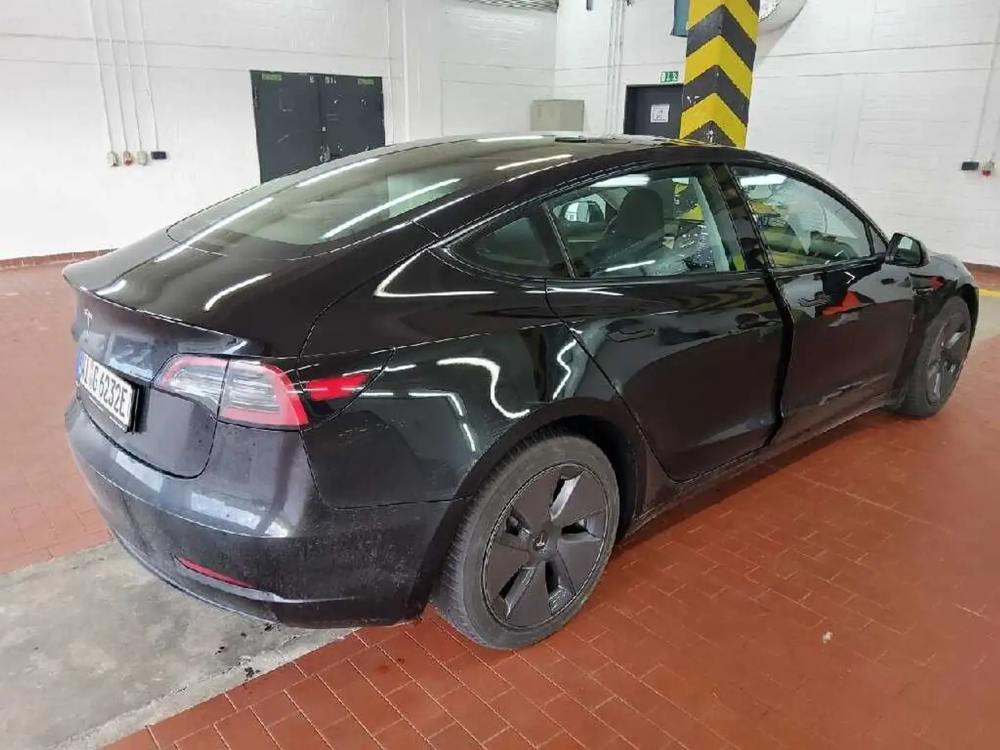 Tesla Model 3 RWD Kamera*Pano*LED*Leder*Wärmepumpe Noir - 2