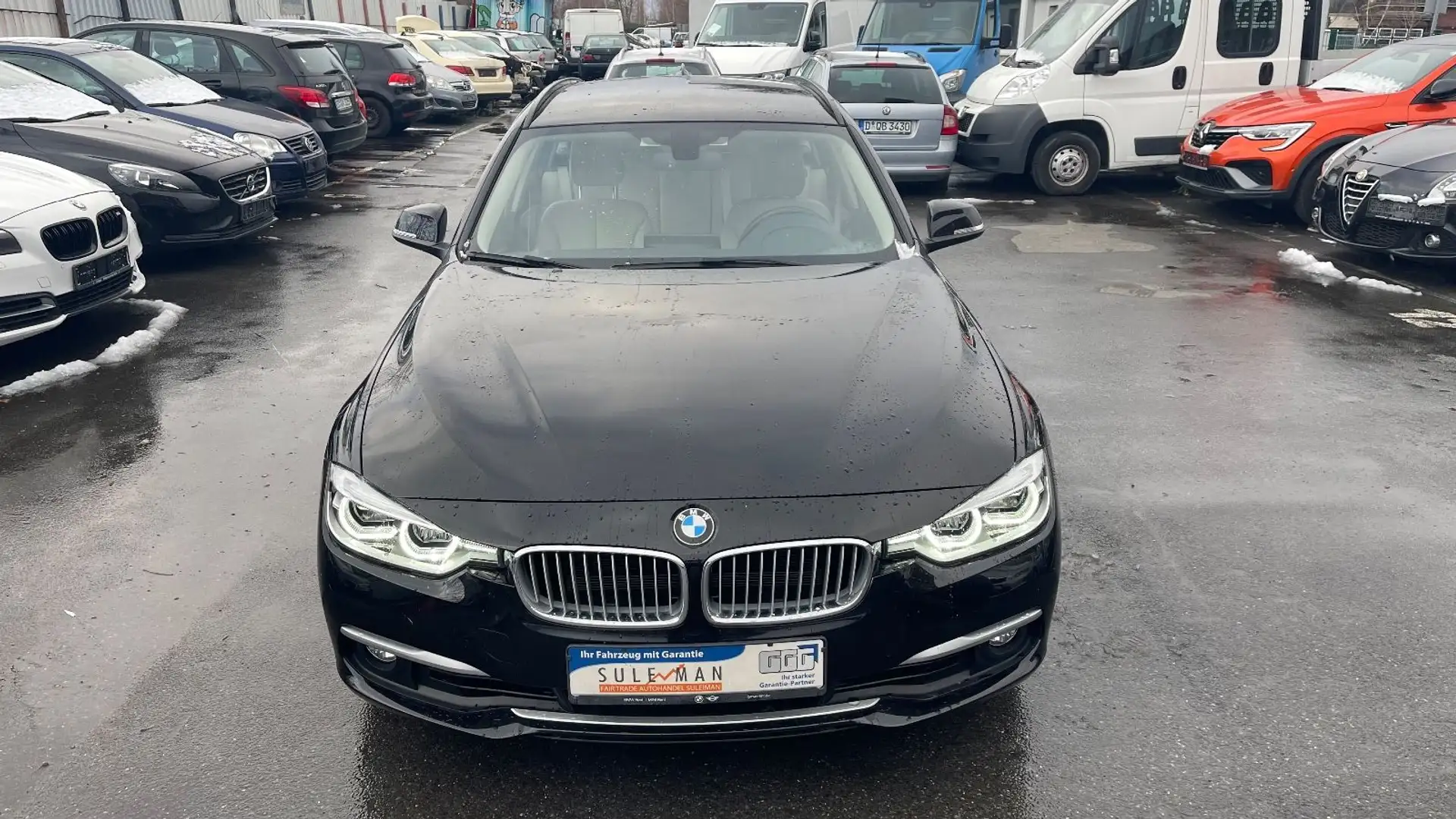 BMW 320 i Touring Luxury Line*NAVI*SHZ*LEDER*TEMPO* Noir - 2