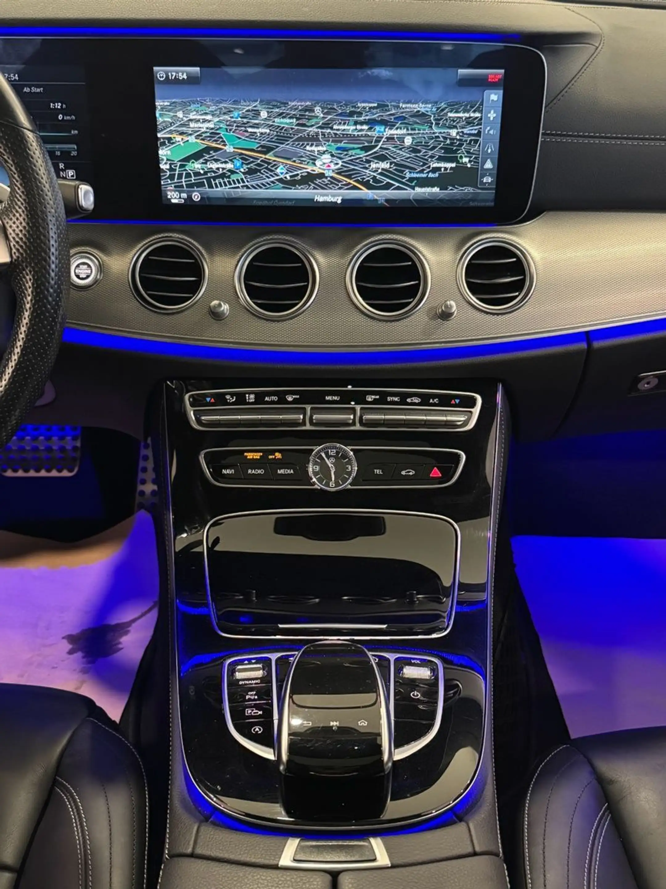 Mercedes-Benz E 220 d AMG-Line|PANO|HUD|360|WIDESCREEN|BURM|ME — photo 15