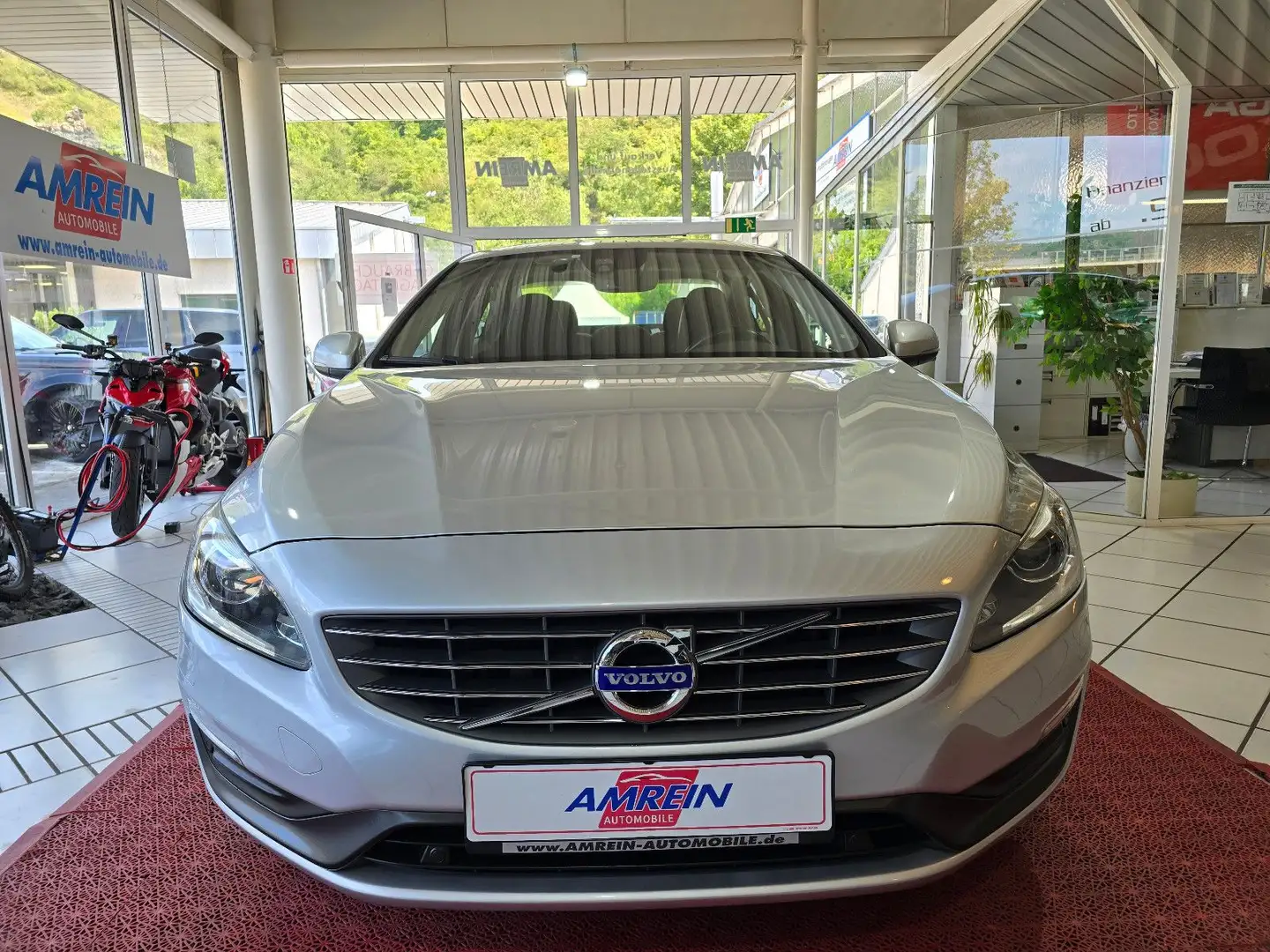 Volvo S60 Lim. Business Edition+NAVI+TEILLEDER+XENON+ Ezüst - 2