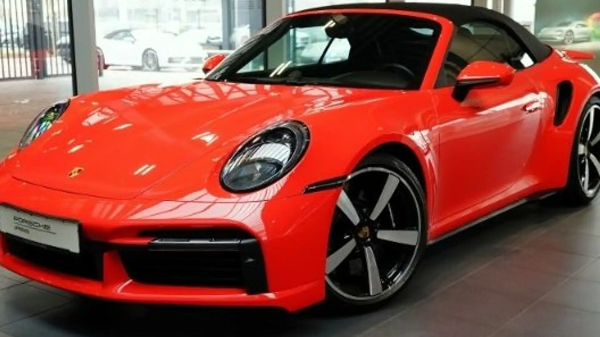 Porsche 992 Turbo Cabriolet PDK Naranja - 1