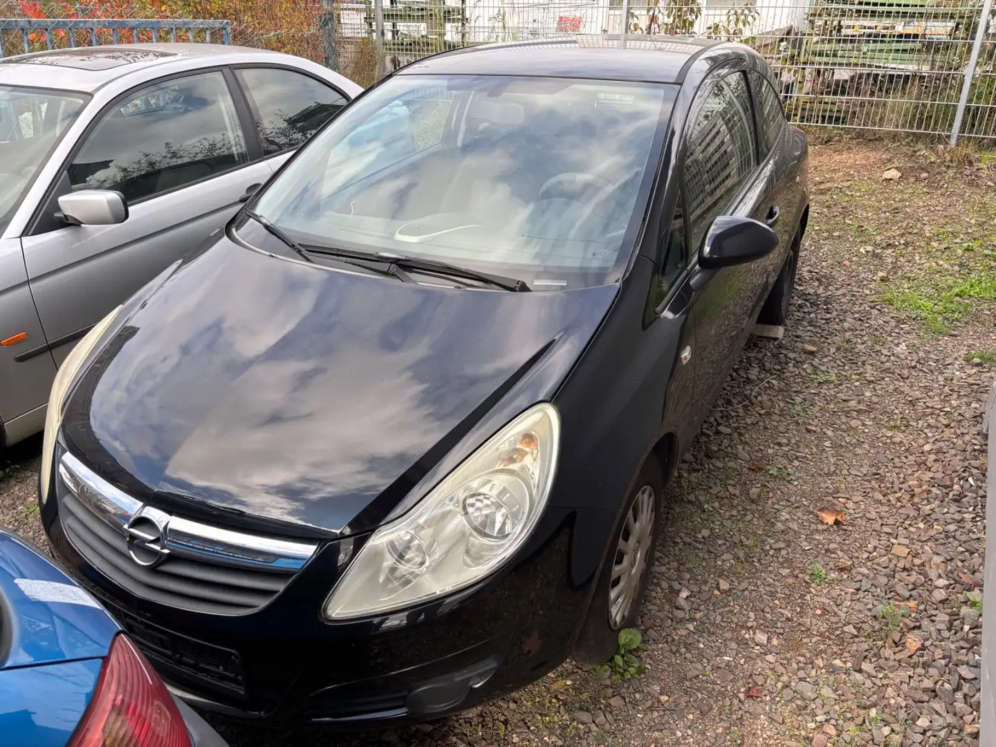 Opel Corsa D**MOTORSCHADEN** Schwarz - 1