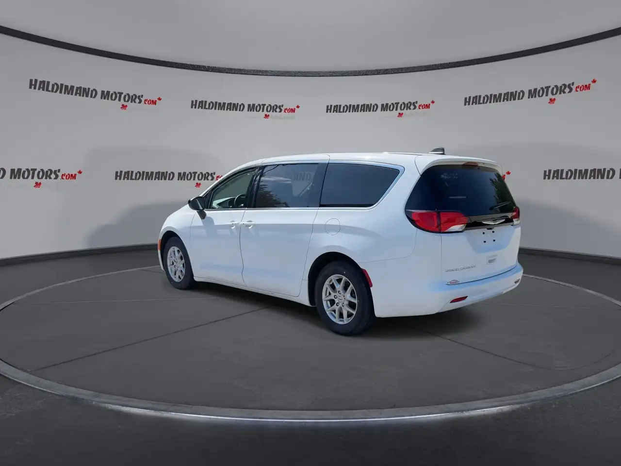 Chrysler Grand Caravan снимка Chrysler Grand Caravan