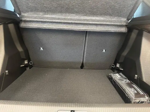 Peugeot 2008 view 9
