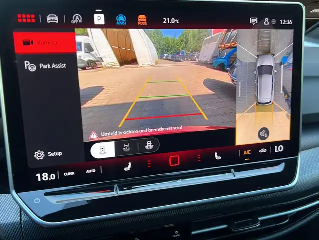 Volkswagen Golf view 3