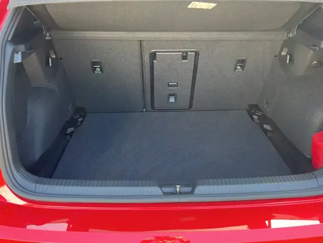 Volkswagen Golf view 13