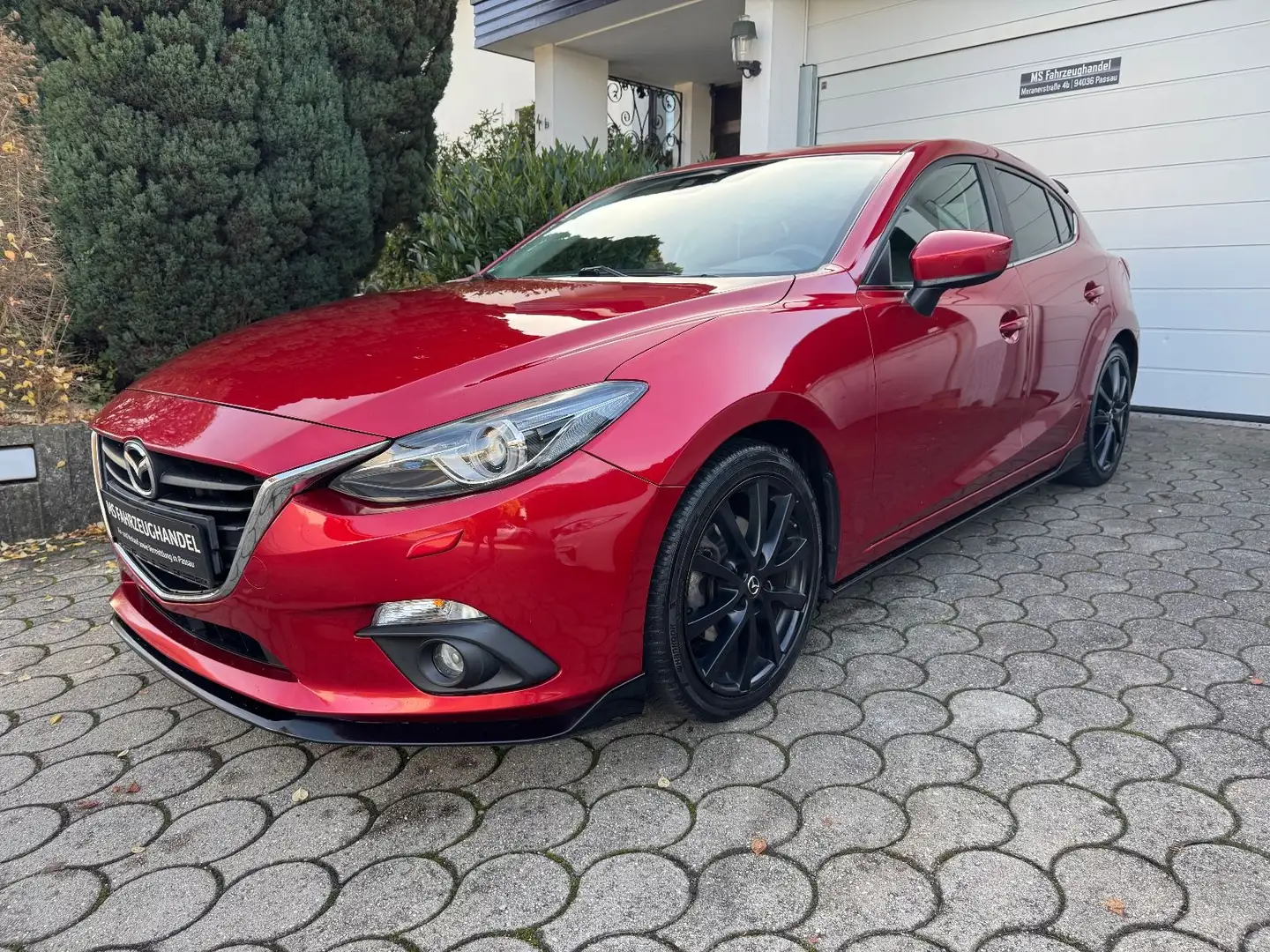 Mazda 3 Lim. Black Limited *TÜV 03/27*Navi*PDC* Rot - 1